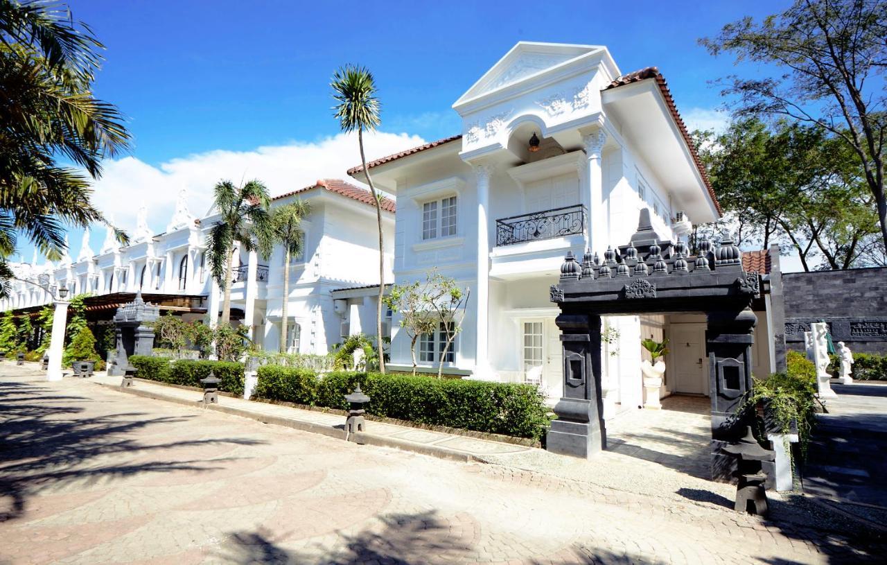 Ramada Suites By Wyndham Solo Exterior photo